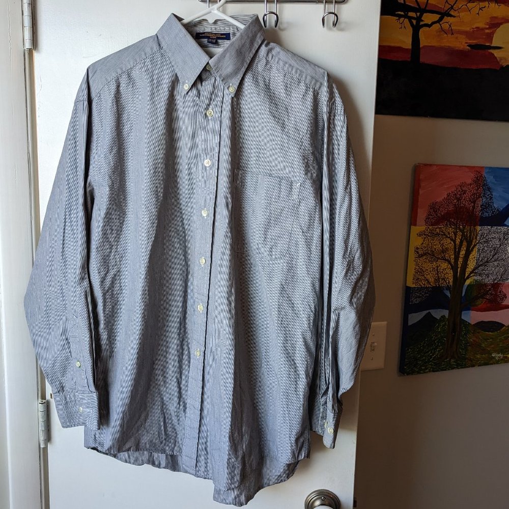 Tommy Hilfiger Pin Striped Men's Dress Shirt Button Down Size 32-33